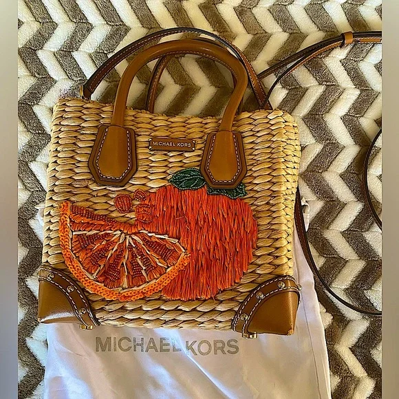 Michael Kors
MALIBU MEDIUM STRAW CROSSBODY - Picture 1 of 10
